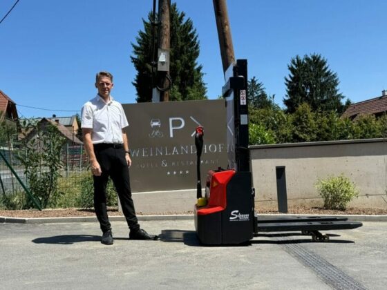 Weinlandhof Gamlitz bekommt einen neuen Hochhubwagen von Schauer