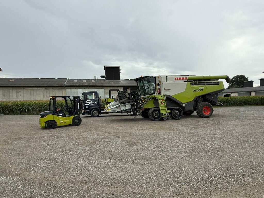 Übergabe vom neuen CLARK L35XE Elektrostapler